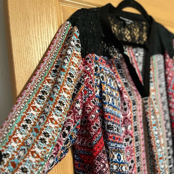 Zac & Rachel Colorful Patterned Lightweight Long Sleeve Collared Blouse - Picture 8 of 9
